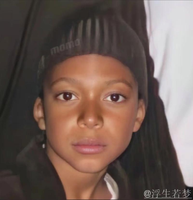 “姆巴佩新蜡像：相似度令人惊叹，宛若真人”