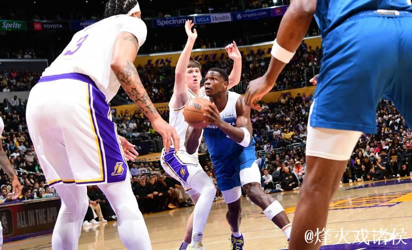 詹姆斯29+8里夫斯38分 浓眉缺阵湖人险胜篮网