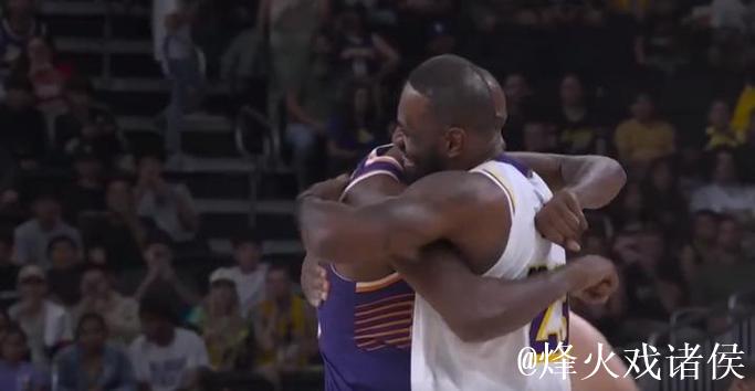 詹姆斯父子同台合砍19分 湖人季前赛不敌太阳 詹姆斯父子同台合砍19分 湖人季前赛不敌太阳