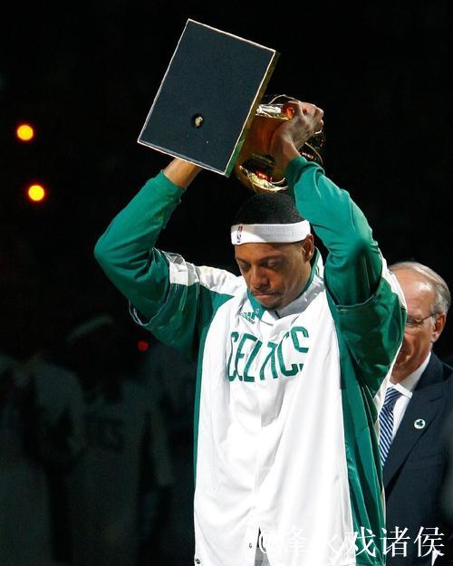 NBA新赛季盛大开幕 凯尔特人悬挂第18座冠军旗帜 NBA新赛季盛大开幕 凯尔特人悬挂第18座冠军旗帜