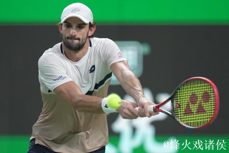 瓦舍罗2-1力克林德克内希 首捧上海大师赛冠军奖杯 瓦舍罗2-1力克林德克内希 首捧上海大师赛冠军奖杯